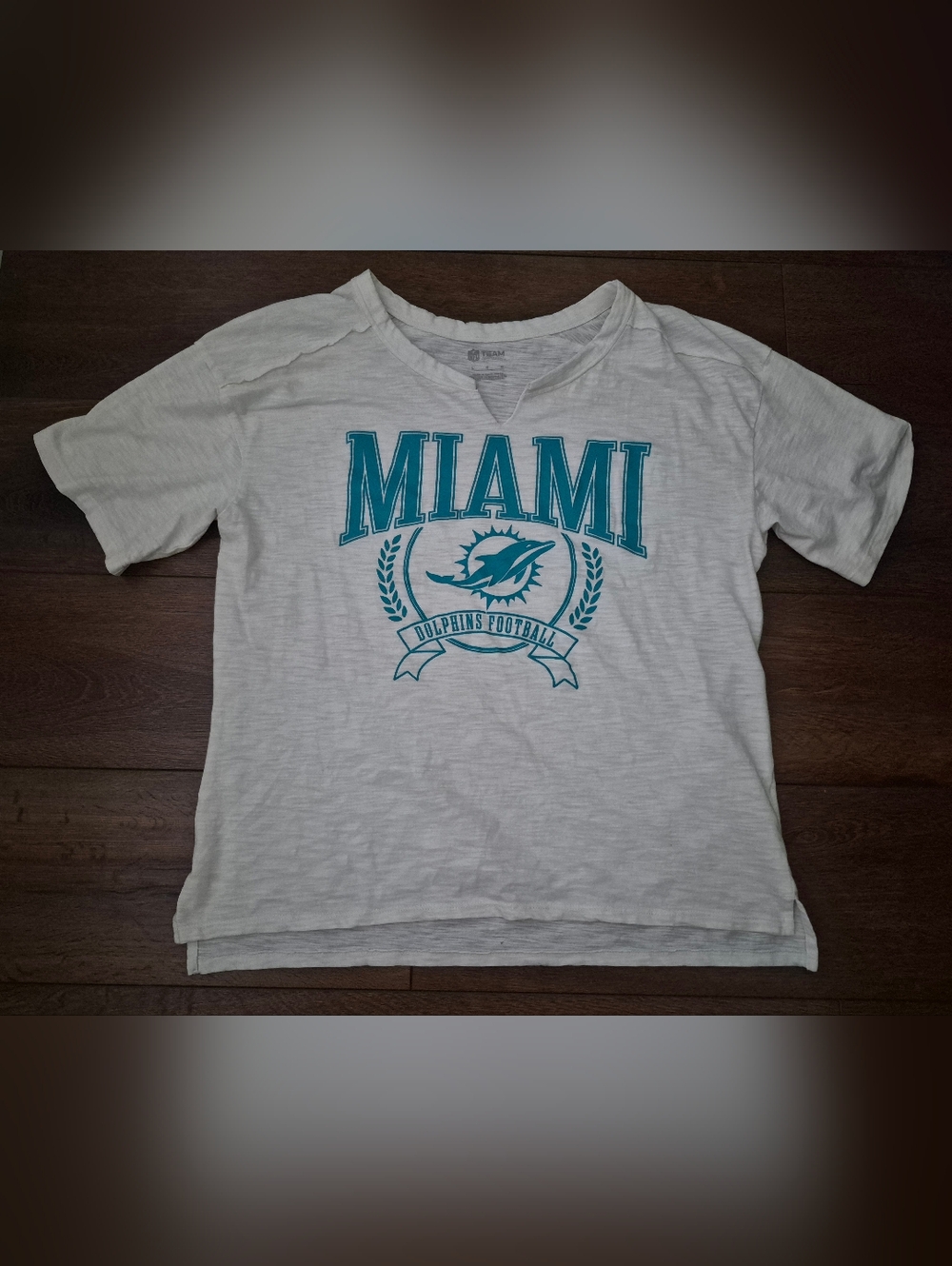 NEW Miami Dolphins Women's Vneck Tshirt Sz L NFL Team Apparel